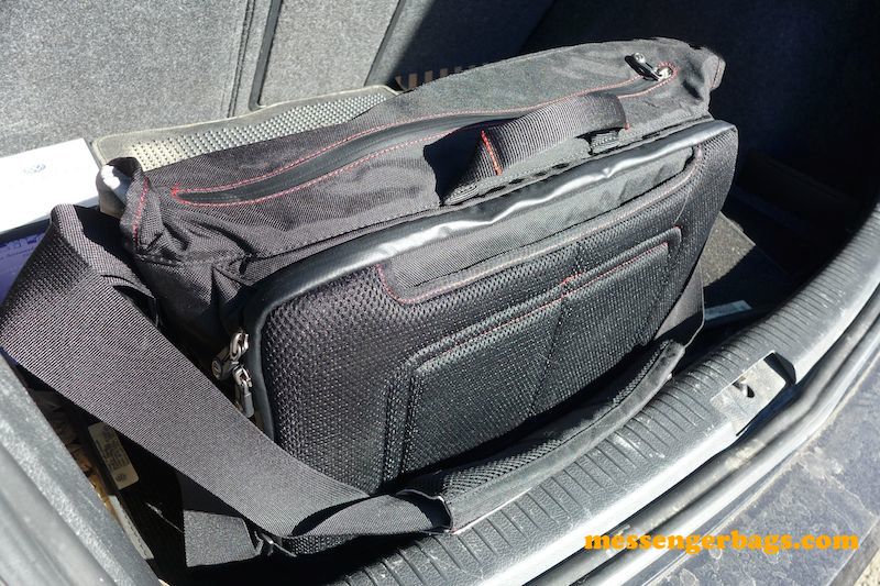 ecbc trident messenger bag padded back