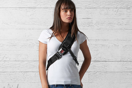 The sling strap on the Chrome Niko messenger bag shown.